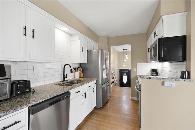 309 NE 88th Terrace, Kansas City, MO 64155