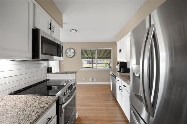 309 NE 88th Terrace, Kansas City, MO 64155