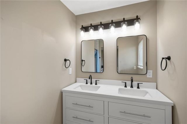 309 NE 88th Terrace, Kansas City, MO 64155