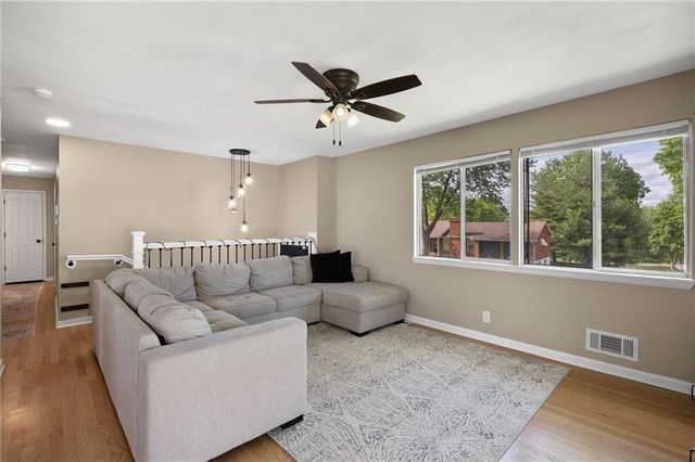 309 NE 88th Terrace, Kansas City, MO 64155