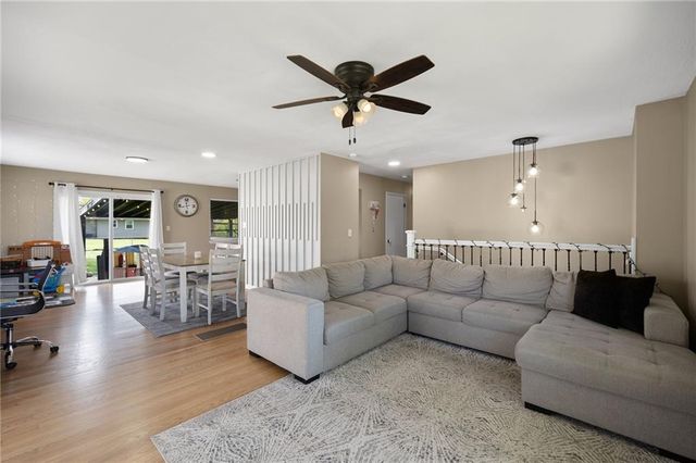 309 NE 88th Terrace, Kansas City, MO 64155