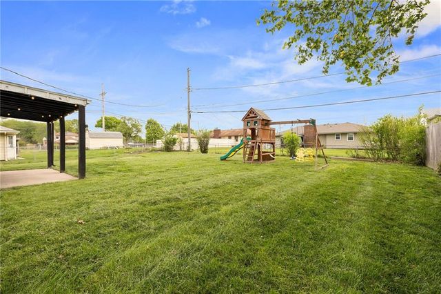 309 NE 88th Terrace, Kansas City, MO 64155