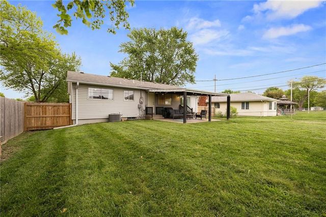 309 NE 88th Terrace, Kansas City, MO 64155