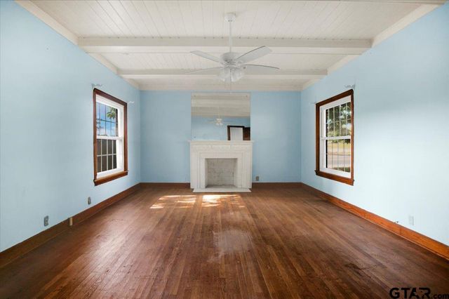 102 FRONT ST, Overton, TX 75684