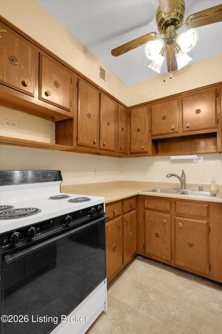 1954 Goldsmith Ln 3, Louisville, KY 40218