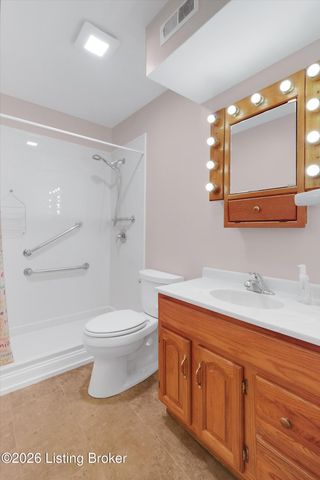 1954 Goldsmith Ln 3, Louisville, KY 40218
