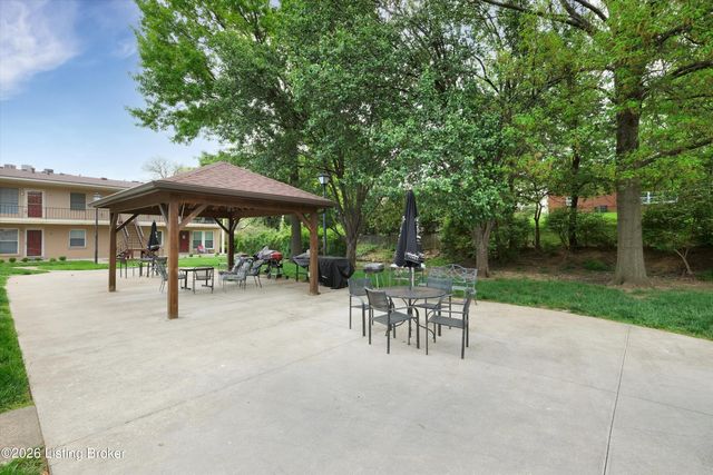 1954 Goldsmith Ln 3, Louisville, KY 40218