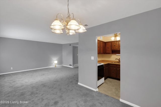 1954 Goldsmith Ln 3, Louisville, KY 40218