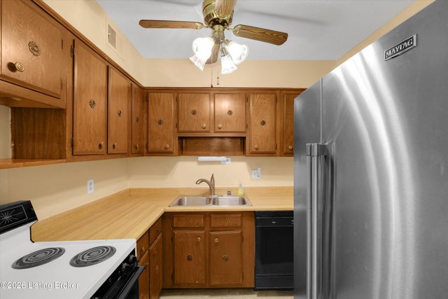 1954 Goldsmith Ln 3, Louisville, KY 40218