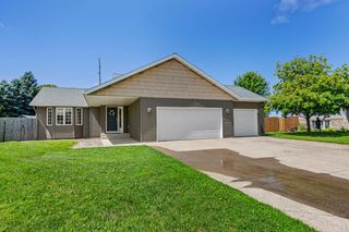 27 La Mar Court, North Mankato, MN 56003