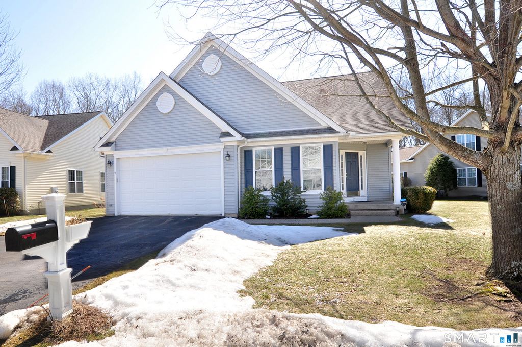 27 Grand Boulevard 27, Ellington, CT 06029