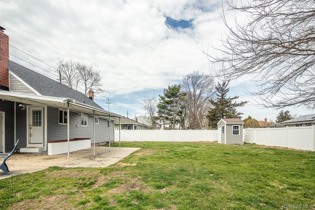167 Union Avenue, Holbrook, NY 11741
