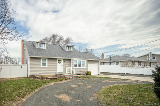 167 Union Avenue, Holbrook, NY 11741