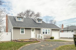 167 Union Avenue, Holbrook, NY 11741
