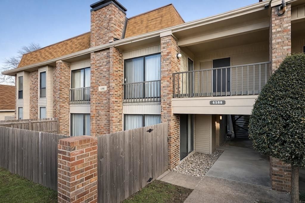 6588 Poplar Woods Cir S Apt 2, Germantown, TN 38138