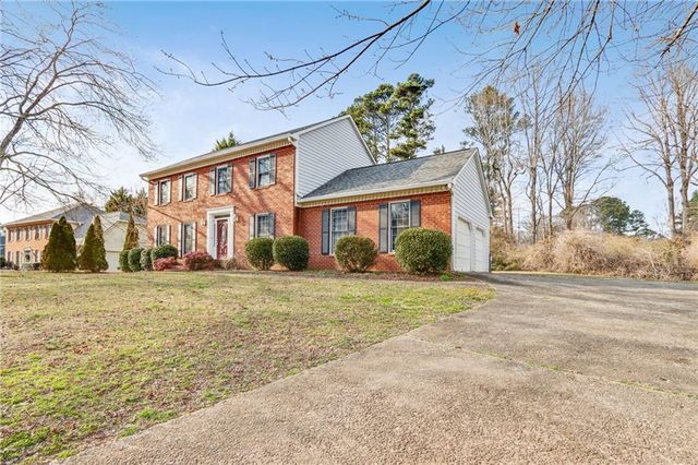 4365 Burnleigh Chase NE, Roswell, GA 30075