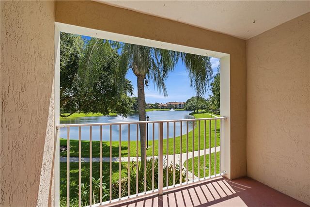 1670 N 42nd Circle 204, Vero Beach, FL 32967