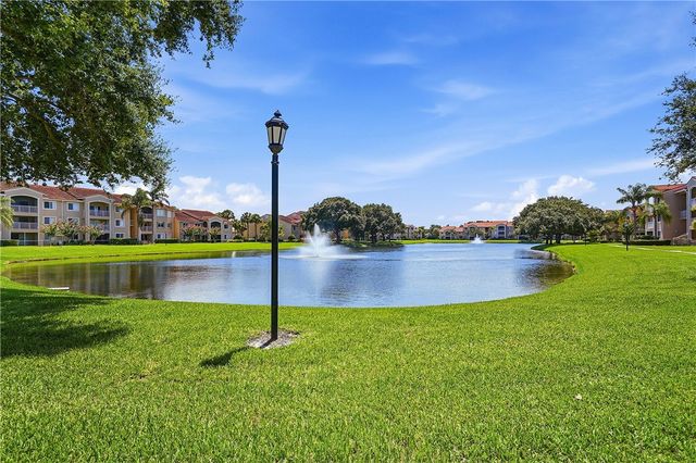 1670 N 42nd Circle 204, Vero Beach, FL 32967