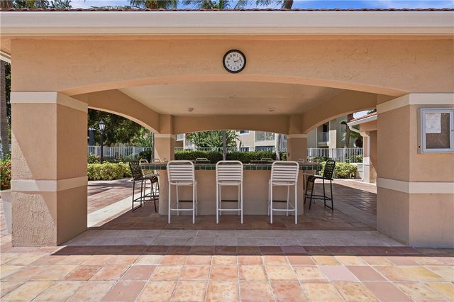 1670 N 42nd Circle 204, Vero Beach, FL 32967