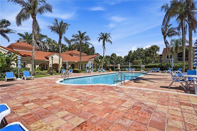 1670 N 42nd Circle 204, Vero Beach, FL 32967