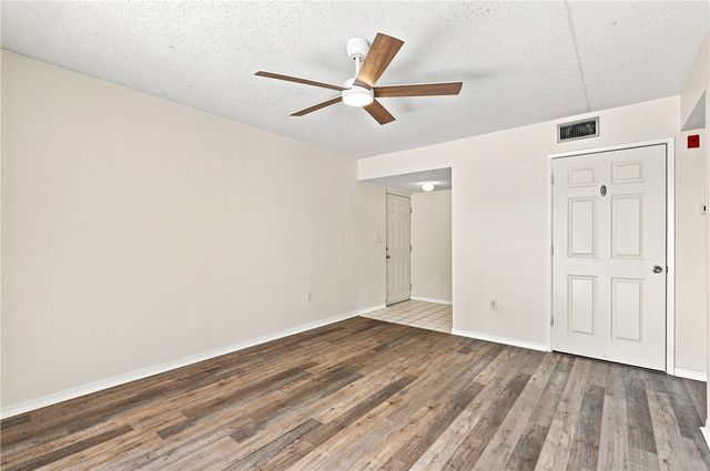 1670 N 42nd Circle 204, Vero Beach, FL 32967