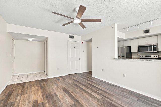 1670 N 42nd Circle 204, Vero Beach, FL 32967