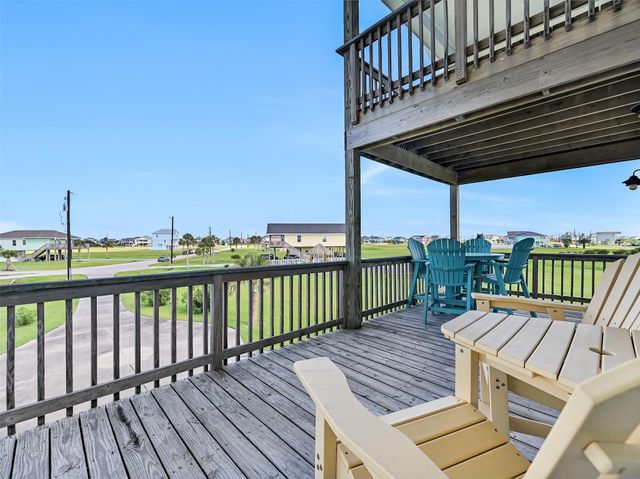 3902 Warrior Court, Galveston, TX 77554
