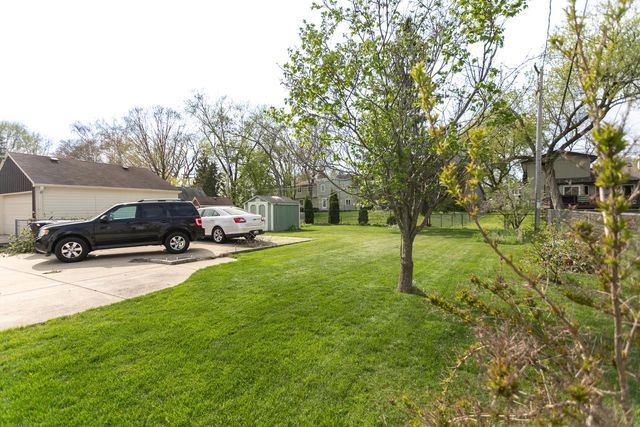 10540 Spring Green ROAD, Greenfield, WI 53228