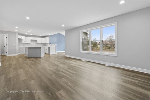 71 Country Pkwy, Amherst, NY 14221