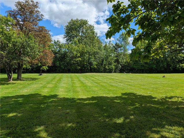 71 Country Pkwy, Amherst, NY 14221
