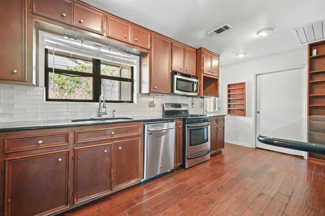2600 Oakhaven DR, Austin, TX 78704