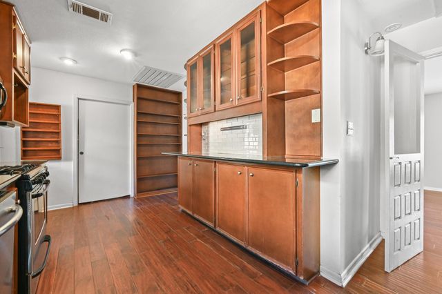 2600 Oakhaven DR, Austin, TX 78704