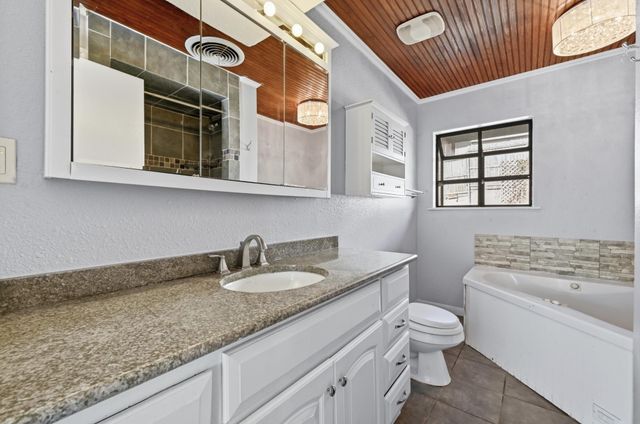 2600 Oakhaven DR, Austin, TX 78704