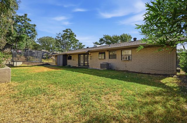 2600 Oakhaven DR, Austin, TX 78704