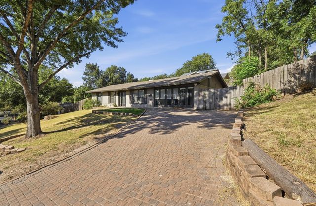2600 Oakhaven DR, Austin, TX 78704