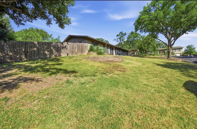 2600 Oakhaven DR, Austin, TX 78704