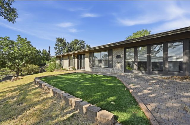 2600 Oakhaven DR, Austin, TX 78704