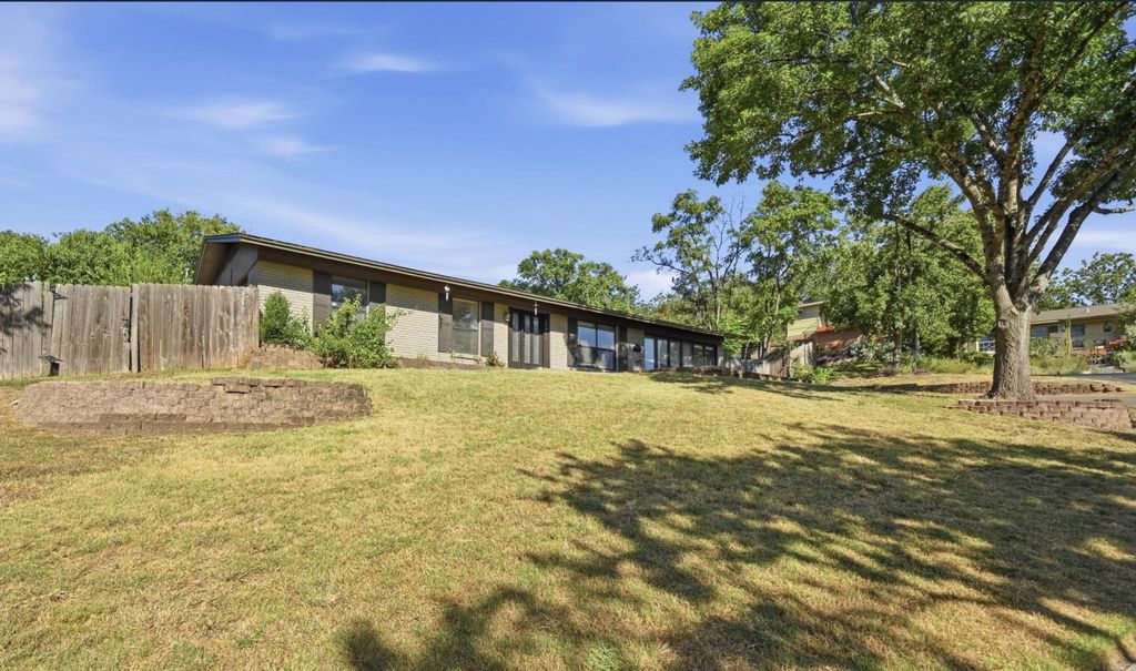 2600 Oakhaven DR, Austin, TX 78704