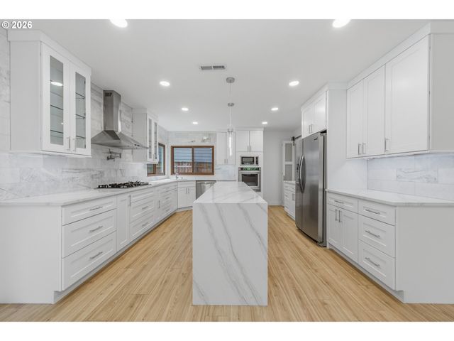 75 Nw MEADOW Dr, Beaverton, OR 97006