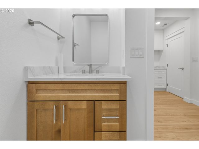 75 Nw MEADOW Dr, Beaverton, OR 97006