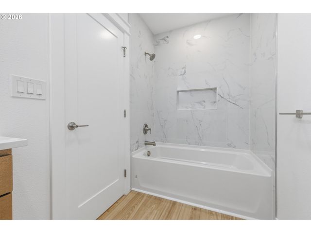75 Nw MEADOW Dr, Beaverton, OR 97006