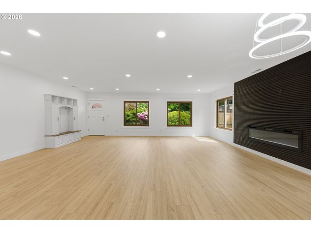 75 Nw MEADOW Dr, Beaverton, OR 97006