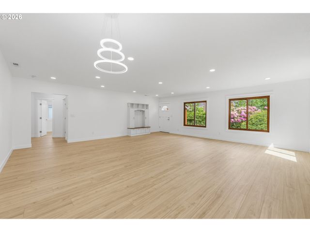 75 Nw MEADOW Dr, Beaverton, OR 97006