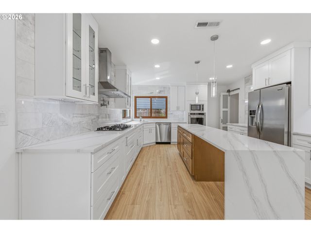 75 Nw MEADOW Dr, Beaverton, OR 97006
