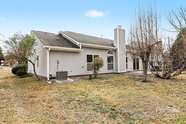 12145 Landing Green Drive, Charlotte, NC 28277