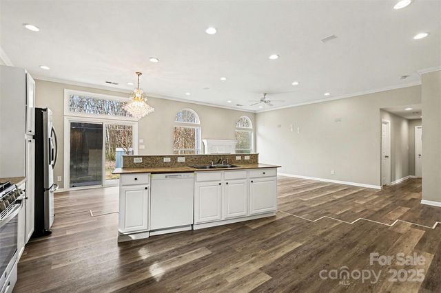 12145 Landing Green Drive, Charlotte, NC 28277