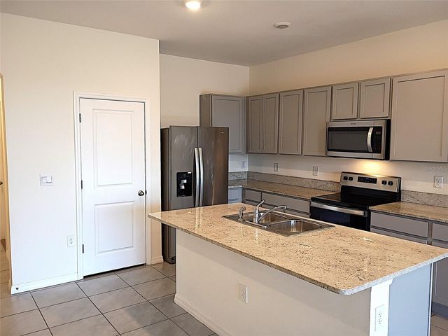 34346 REDWOOD DAWN LANE, Wesley Chapel, FL 33543