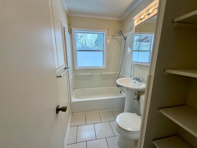 75 Indian Trail, Merrillville, IN 46410