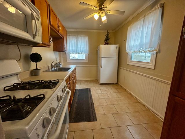 75 Indian Trail, Merrillville, IN 46410