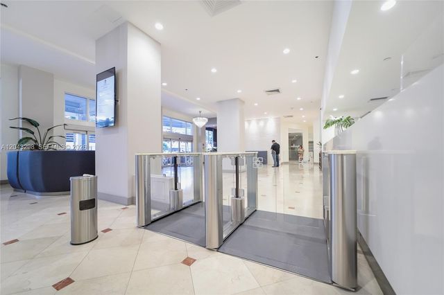 100 Lincoln Road 1514, Miami Beach, FL 33139